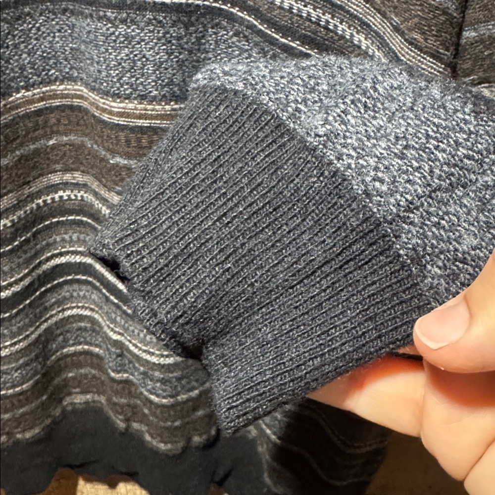 VINCE. Vintage Striped Wool Blend Sweater Men’s size Medium - Picture 3 of 7